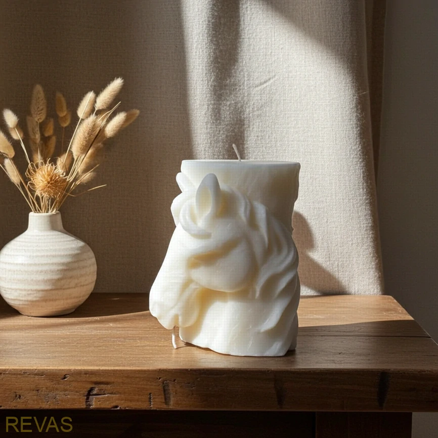 Svíčka KŮŇ, výška 10cm