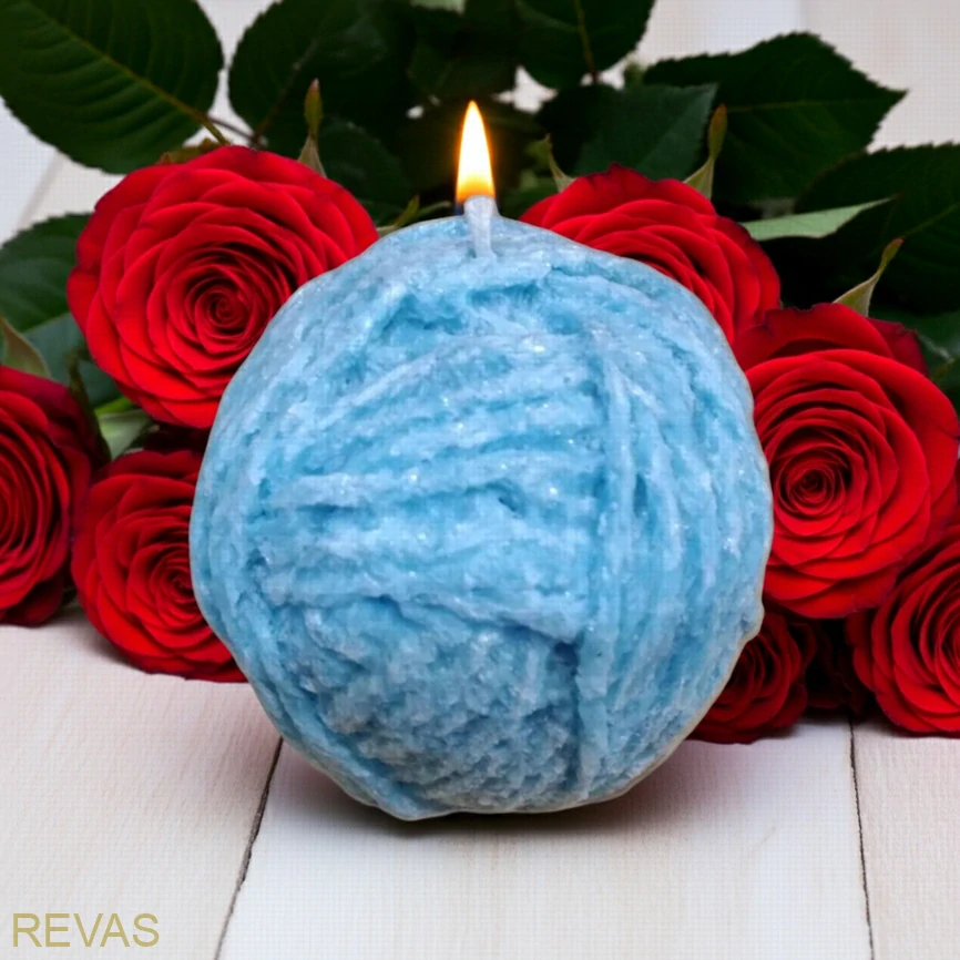 Svíčka z palmového vosku ve tvaru klubíčka vlny