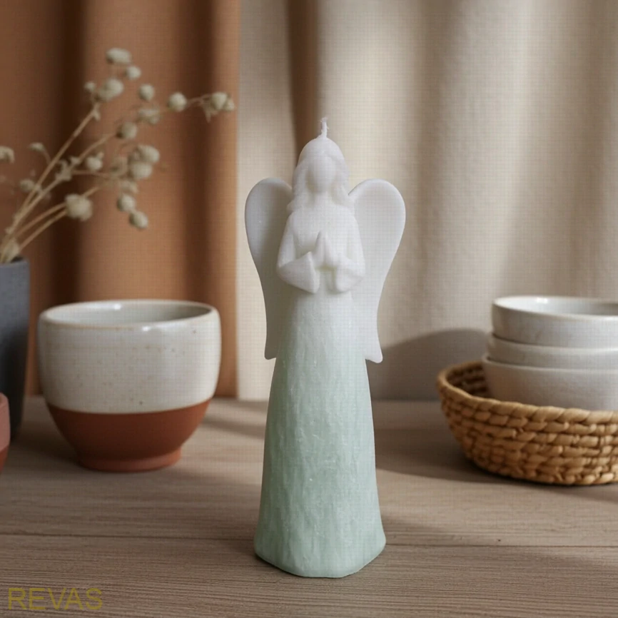 Svíčka Andělka barevná – výška 19 cm