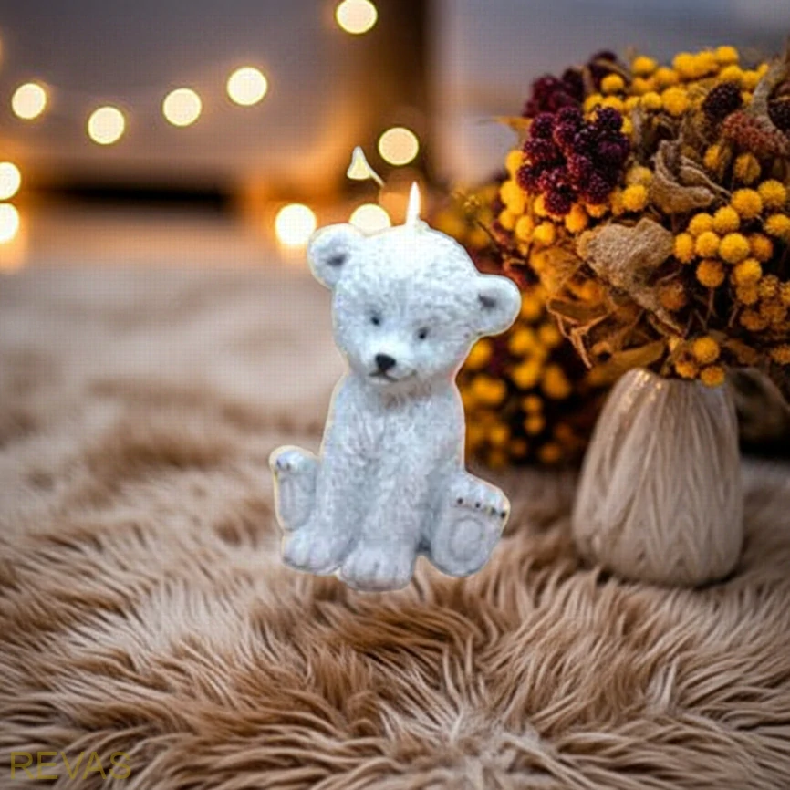 Svíčka MÉĎA sedící, výška 10 cm