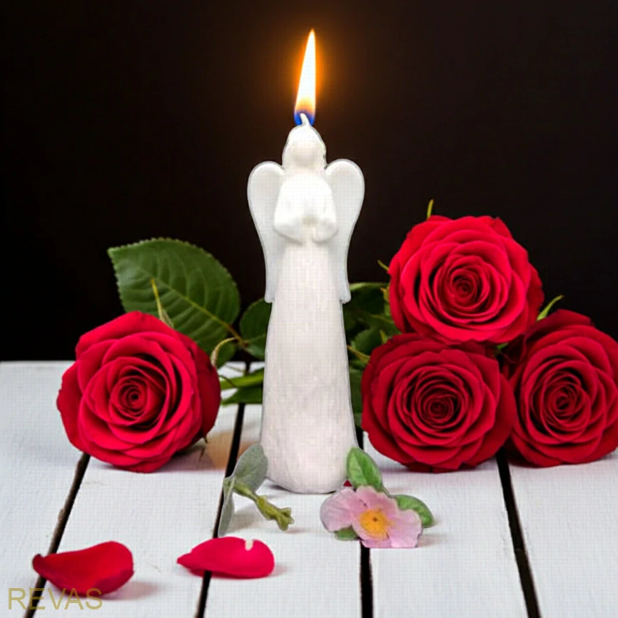 Svíčka andělka bílá, výška 19 cm