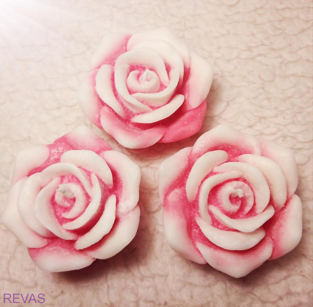 Svíčka růže rozkvetlá, průměr 5,5 cm