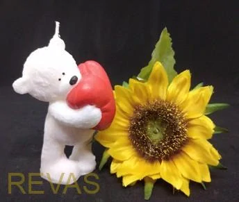 Dárková kazeta - svíčka medvídek ručně vyrobená z palmového vosku