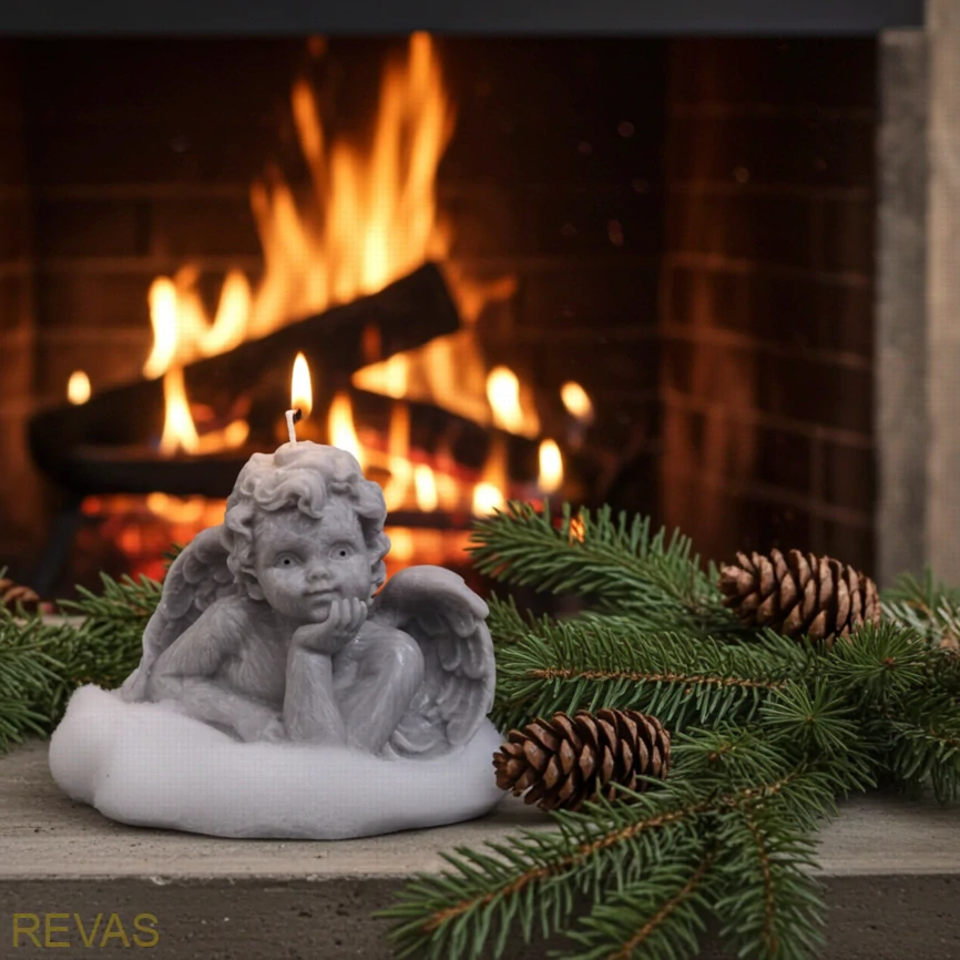 Svíčka Anděl, výška 8 cm, šířka 9,5 cm