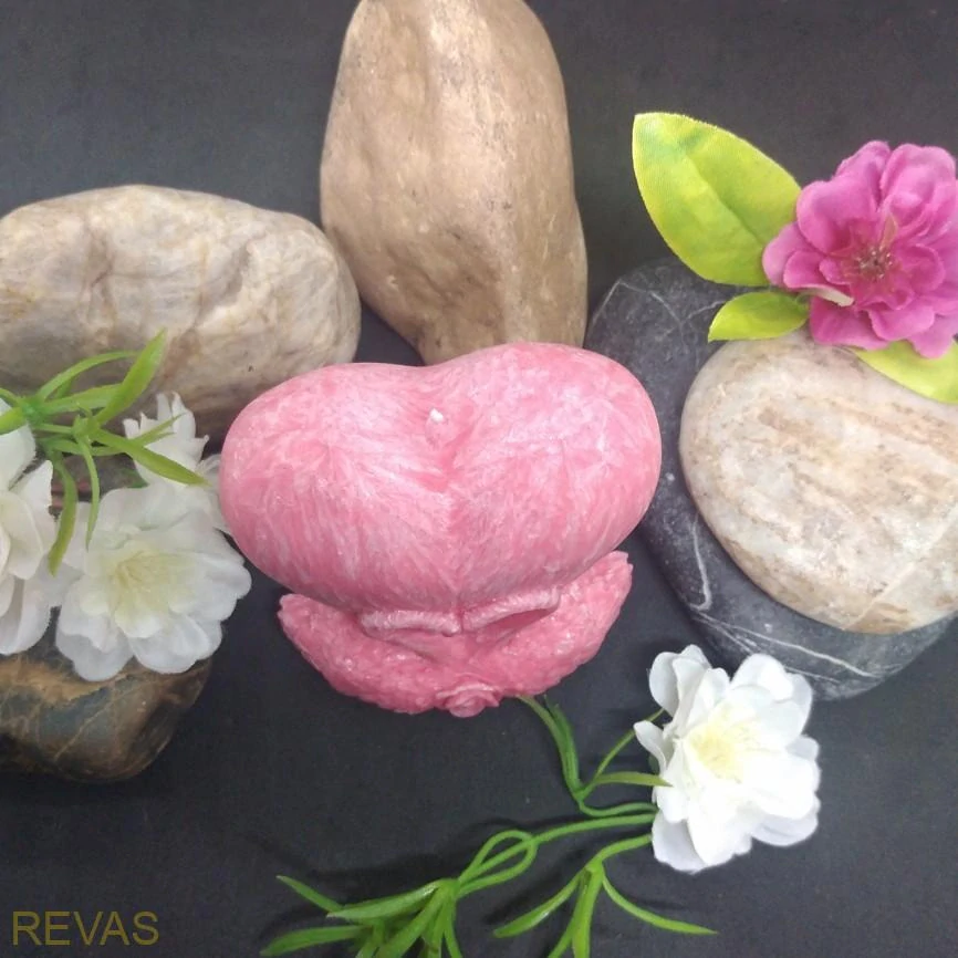 Svíčka SRDCE s dvěma labutěmi - symbol věrnosti a lásky