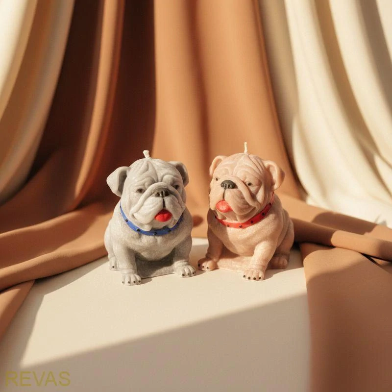 Svíčka Buldoček, výška 6,5 cm palmový vosk