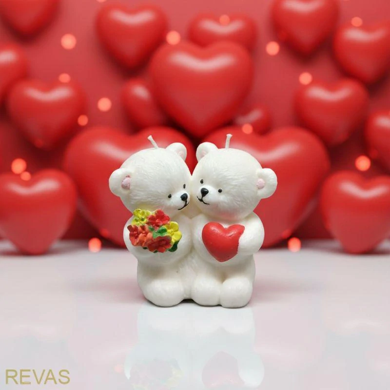 Svíčka zamilovaní medvídci, výška 8 cm