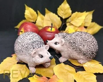 Svíčka JEŽEK, rozměr 14,5 x 7 cm