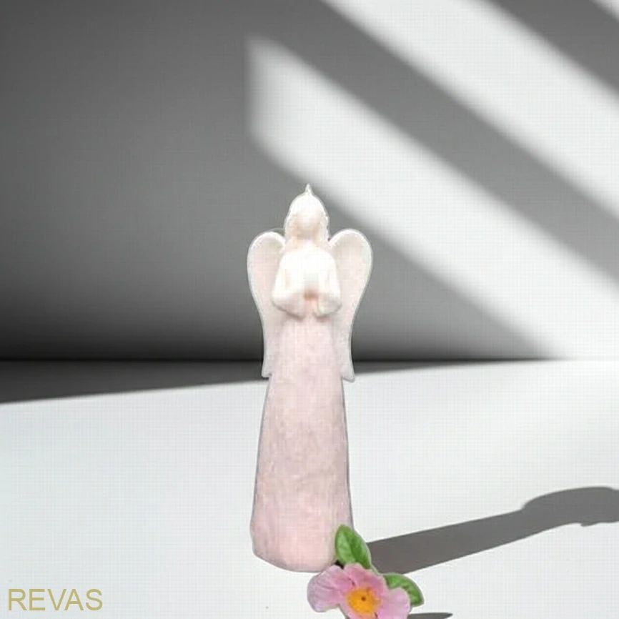 Svíčka Andělka barevná – výška 19 cm