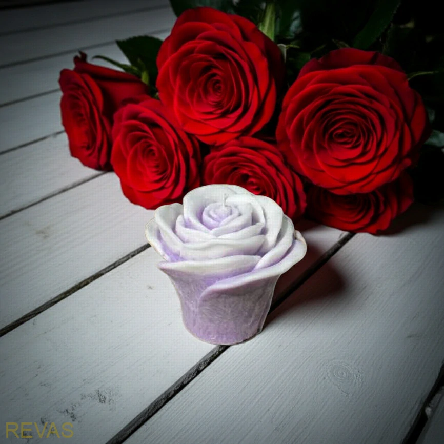 Svíčka růže velká, výška 8 cm palmový vosk