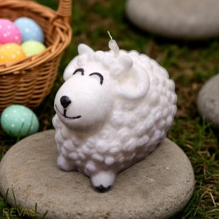 Svíčka OVEČKA rozměr 5,5 x 7 x 5,5 cm