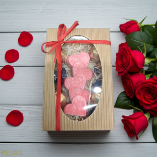 Dárková kazeta - svíčka srdíčka - symbol nekonečné lásky a harmonie