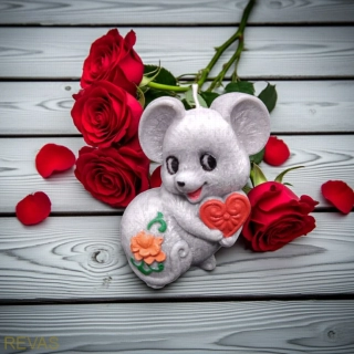 Svíčka myška z palmového vosku, rozměr 8 x 6 x 3,5  cm