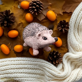 Svíčka JEŽEK, rozměr 14,5 x 7 cm