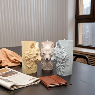Luxusní ručně vyráběná svíčka Vlk z palmového vosku